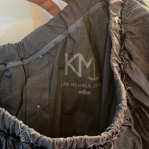 Kate McHale Jensen One shoulder Linen Ruffle Top - Picture 4 of 4